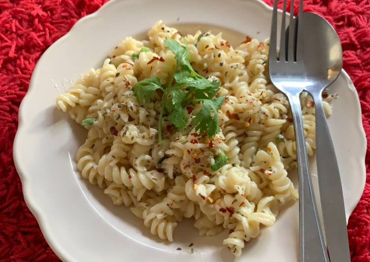 How to Prepare Delicious White sauce twisted Pasta