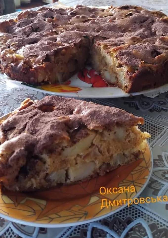 Яблучна шарлотка