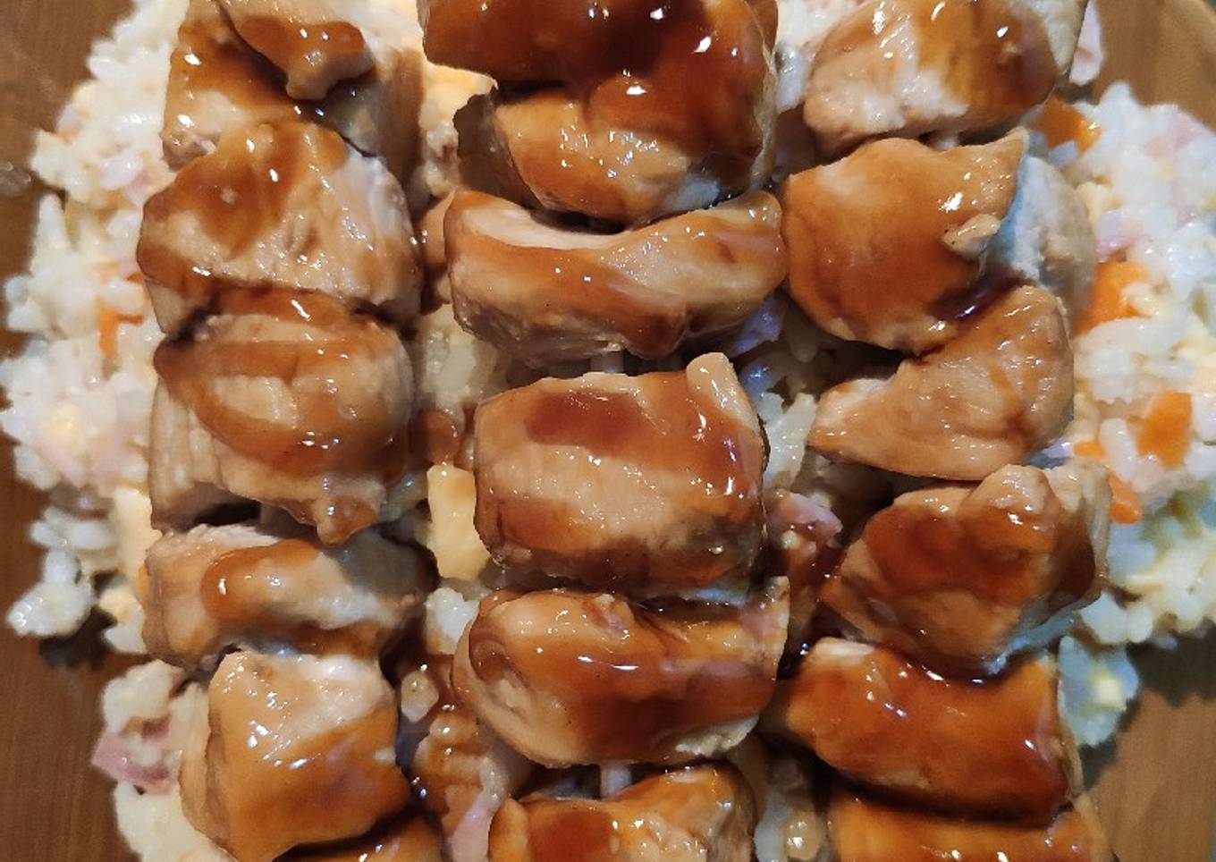 Pinchos de pollo con salsa teriyaki