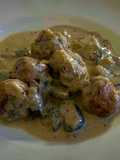Albóndigas de pollo con champiñones en salsa