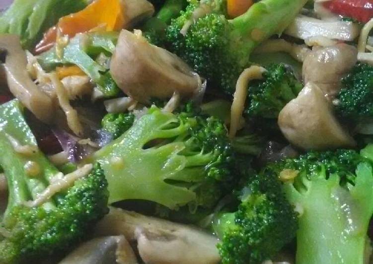 Resep Tumis Jamur Kancing Brokoli Plus Teri Medan, Enak Banget