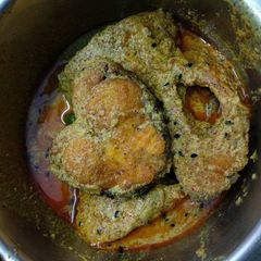 A picture of Saralputi Machher Jhal.