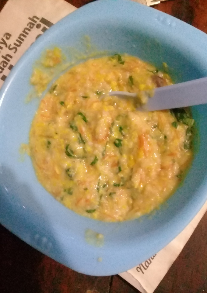 Foto resep MPASI 10 Bulan(oatmeal+wortel+sawi+kuning telur+evoo)
