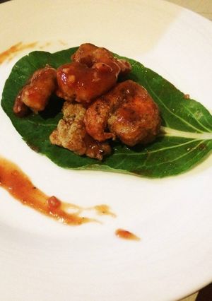 A picture of Japanese-style Fried Shrimp with Tomato Sauce.