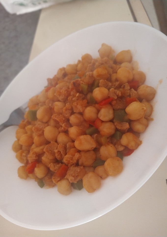 Una foto de Garbanzos con soja texturizada