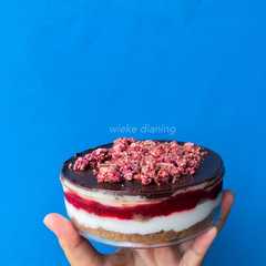 Strawberry Choco Dessertbox রেসিপির প্রধান ছবি