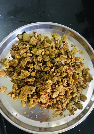 વઘારેલો બાજરી નો રોટલો રેસીપી મુખ્ય ફોટો