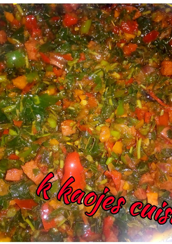 A picture of Spinach sauce.