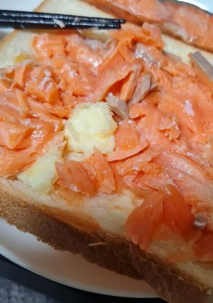 Une photo de Toast saumon