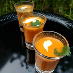 A picture of Tomato Creamy soup.