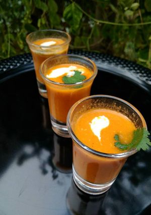 A picture of Tomato Creamy soup.