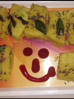 A picture of Khaman dhokla.