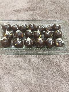 ખજૂરના લાડુ(Khajur ladoo Recipe in Gujarati) રેસીપી મુખ્ય ફોટો