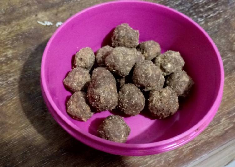 Bola regal coklat kacang
