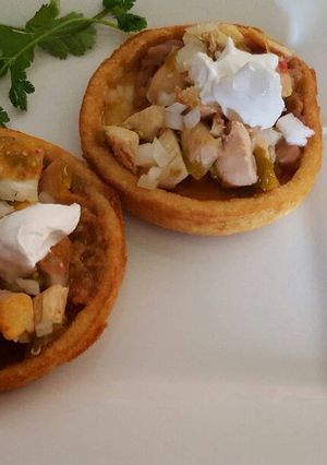 Una foto de Sopes de pollo