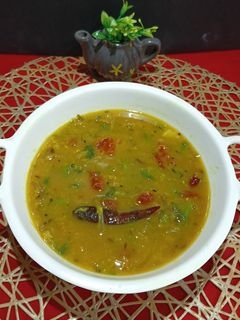 A picture of Panch Phoron Piyaz Die Masoor Dal Bengali Style.