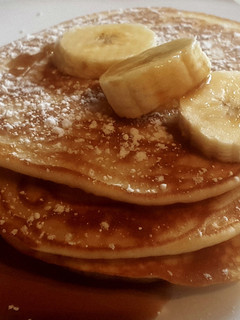 Una foto de Tortitas de Plátano (Banana Pancakes)