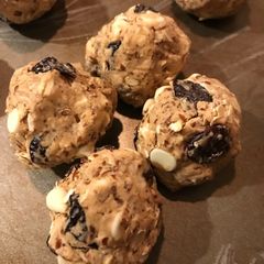 A picture of Almond butter protein bites.