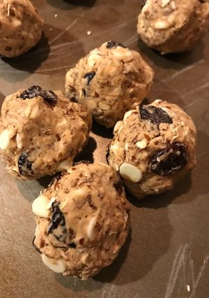 A picture of Almond butter protein bites.