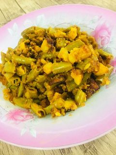 عکسی از دستور خوراک گوشت و لوبيا سبز