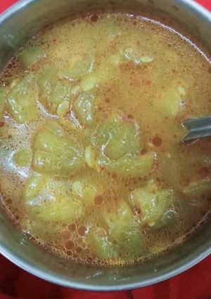 तोरी की रेशेदार सब्जी(tori ki rasedar sabzi recipe in hindi) रेसिपी मुख्य फोटो