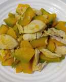 Thịt gà xào bí đỏ