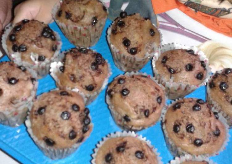 Langkah Mudah untuk Menyiapkan Muffin Banana choco chip Anti Gagal