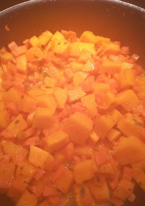 Une photo de Poêlée carottes/potimarron