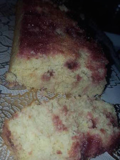 Una foto de Budín de avena, con limón y frutos rojos. Ligth