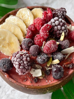 Foto resep Thick Tropical Smoothie Bowl 🌴 Pengganti Ice Cream | Dessert Rendah Kalori