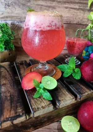 वर्जिन प्लम मोजिटो (Virgin Plum Mojito)🍹 रेसिपी मुख्य फोटो