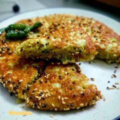 A picture of Zucchini Handvo.