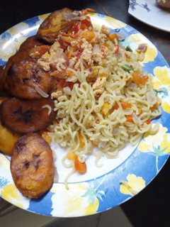 A picture of Fried Noodles &Fried Plaintain.