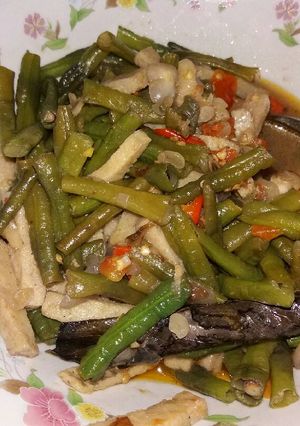 Foto resep Tumis kacang panjang tabur tempe enjos cadazzz