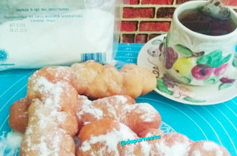 Bagaimana Menyiapkan Donat kepang yang Menggugah Selera