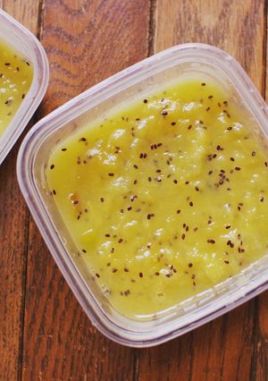 A picture of Kiwi jam.