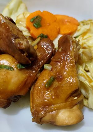 (電鍋)燉高麗菜雞 的食譜成品照片
