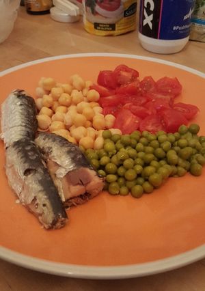 Foto de Salada com sardinha