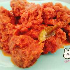 A picture of Rendang daging.