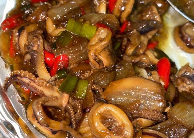 Bagaimana Menyiapkan Cumi Goreng Mentega Anti Gagal