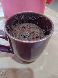 Una foto de Mug cake (torta en taza) de chocolinas 😍😋