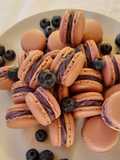 Áfonyás ganache macaronba 🫐
