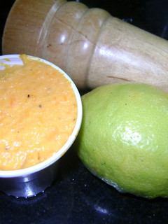 Una foto de Salsa - mayonesa de zanahorias (para hamburguesas)