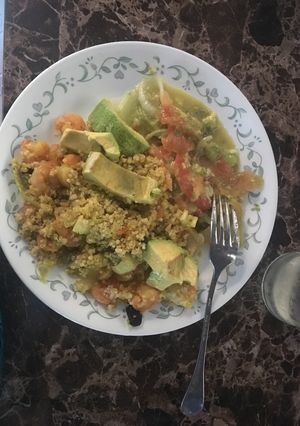 Una foto de Quinoa con camarones