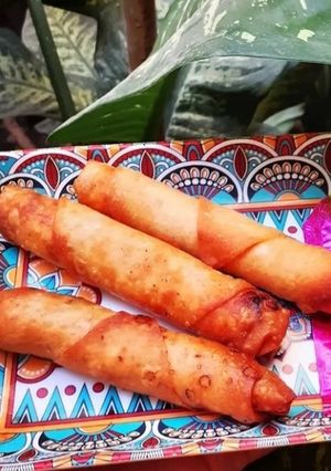 A picture of Chicken Spring Rolls.