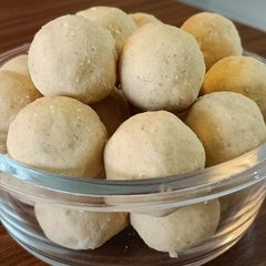 Maladu or Ma laddu A picture of Maladu or Ma laddu.