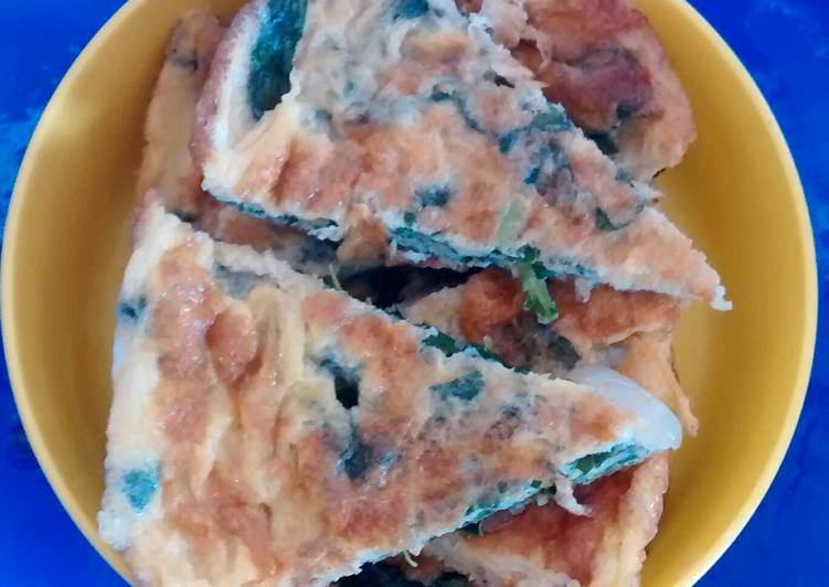 Telur dadar bayam hijau