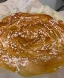 Pastel griego de masa filo, crujiente por fuera y cremoso por dentro 😋