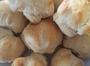 Una foto de Bollos caseros en maquina de pan