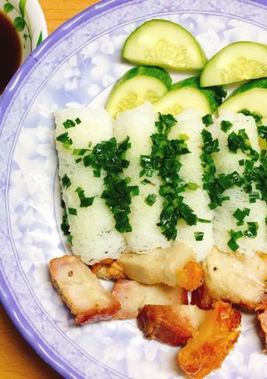Hình của món Cuối tuần đổi gió với bánh hỏi heo quay.